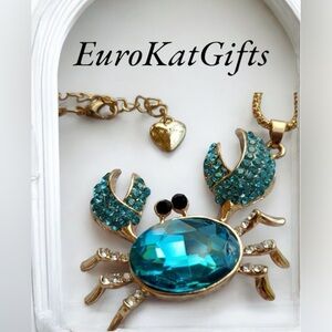 Betsey Johnson Cute Blue Crab Pendant Necklace approx 24-26”Gold Chain NEW